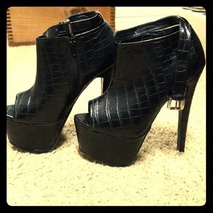 Stunning Paperfox peep toe heels